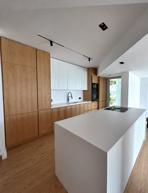 Curve and Light: A New Living Space
